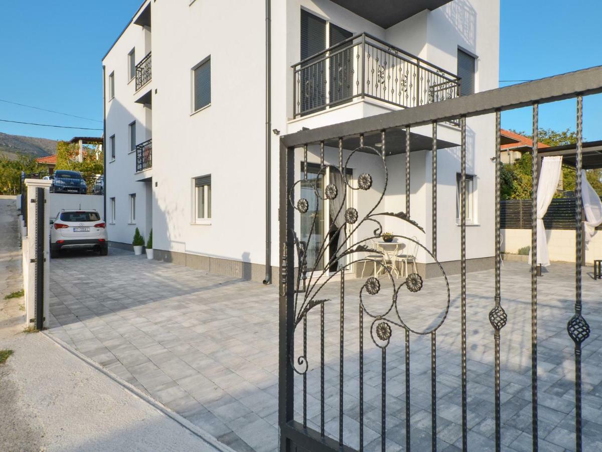 Deluxe Apartman Porto Trogir Zewnętrze zdjęcie